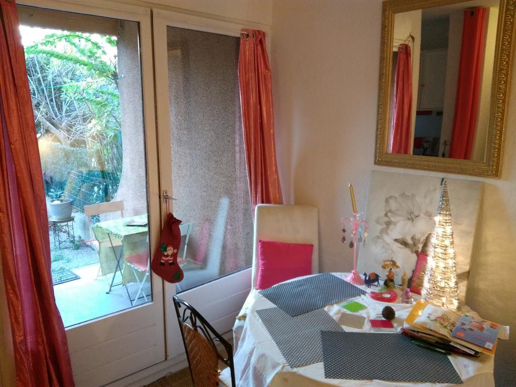 Joli Studio Avec Jardinet Avignon Exterior photo